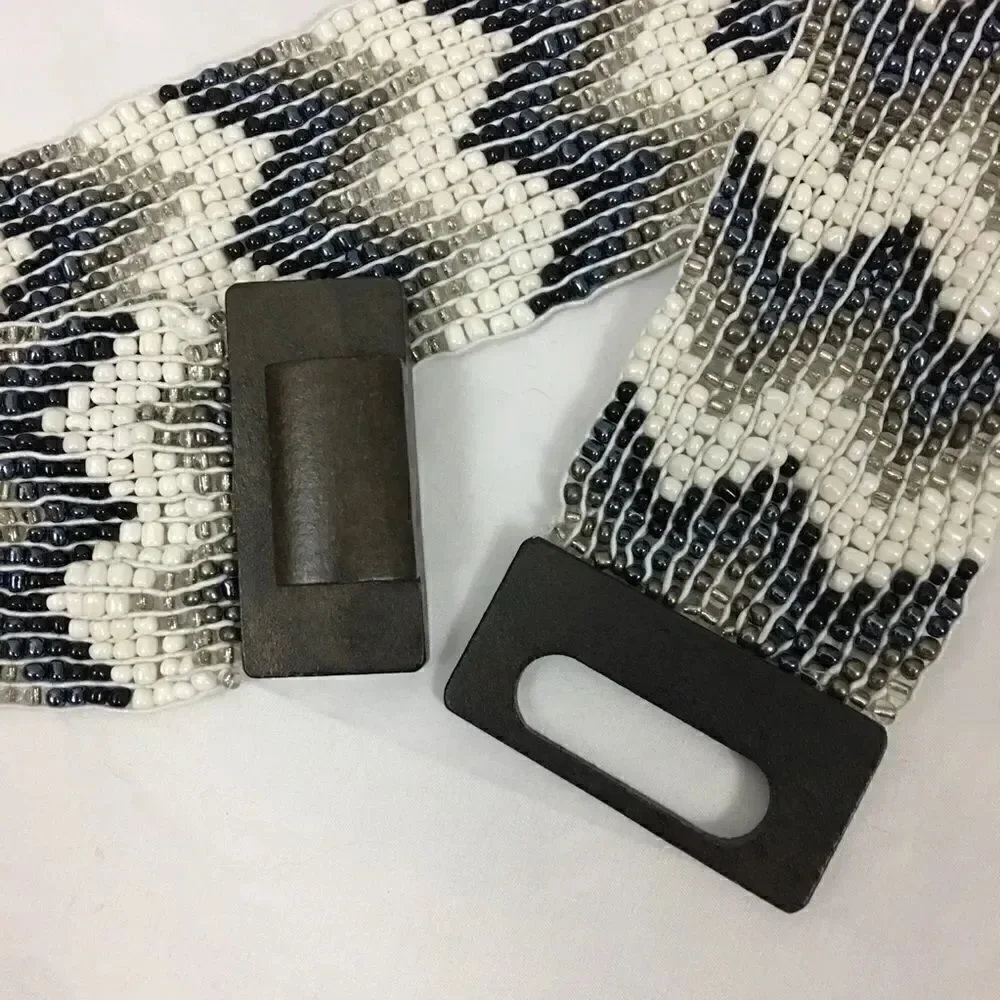 Large Seas Bead stretch belt with wooden buckle